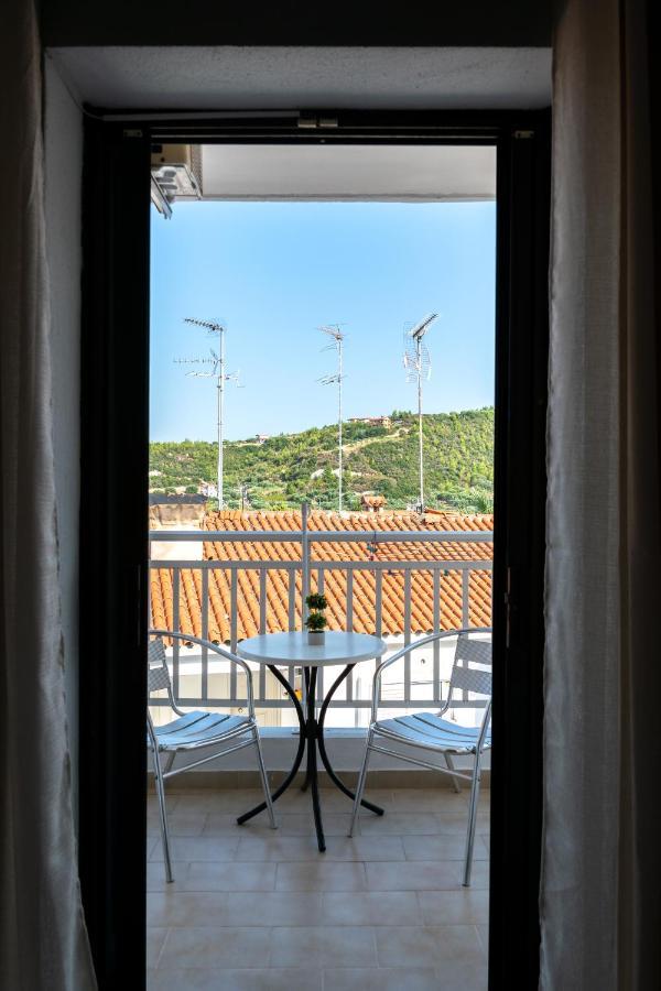 Hotel Sarikas Поліхроно Екстер'єр фото